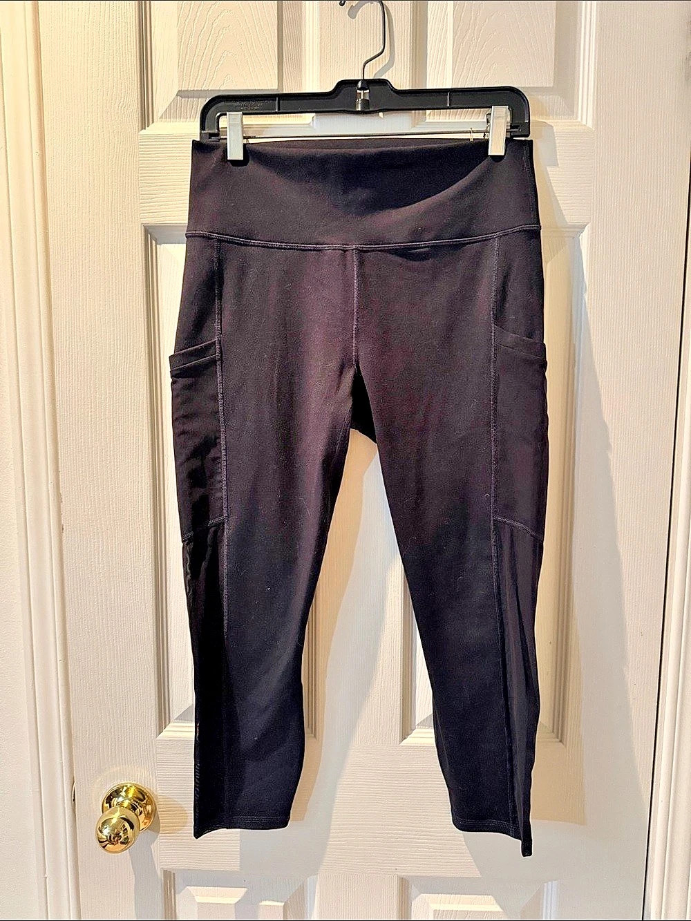 Fabletics Mila High-Waisted Pocket Capri High-Waisted Black Capri Size Large NWT